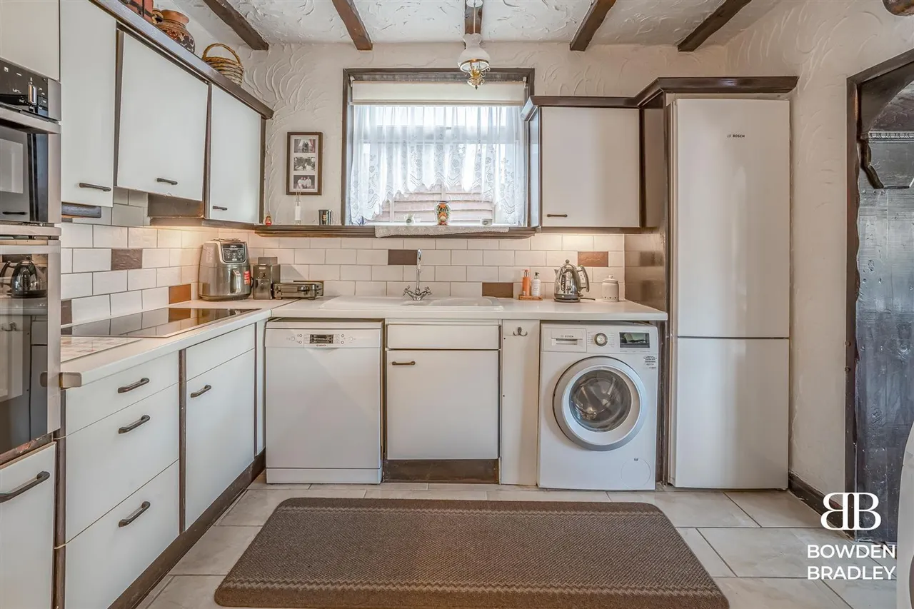 Queenborough Gardens, Ilford, IG2, photo 10