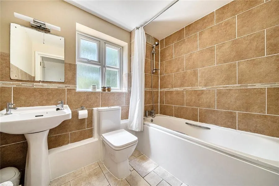 Hanger Court, Knaphill, GU21, photo 11