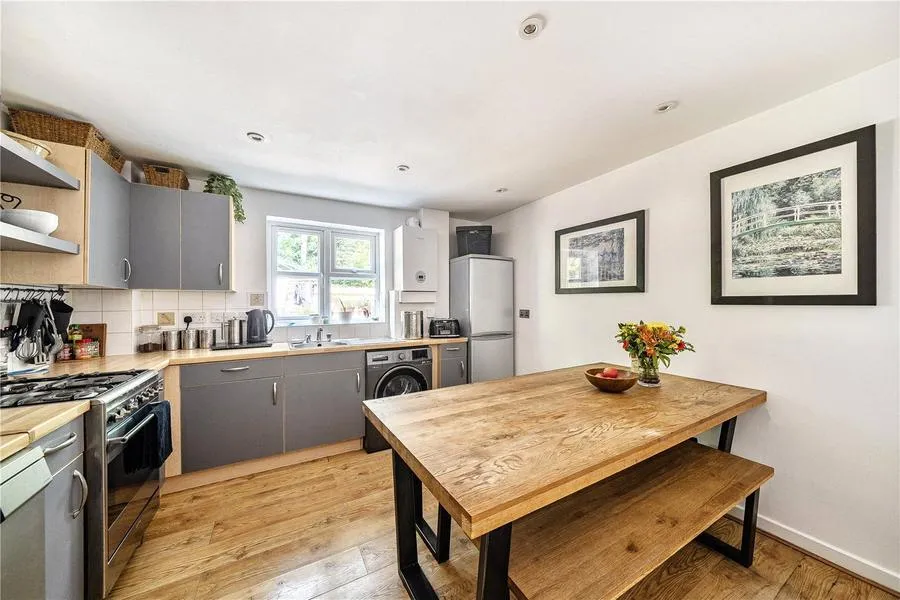 Hanger Court, Knaphill, GU21, photo 5