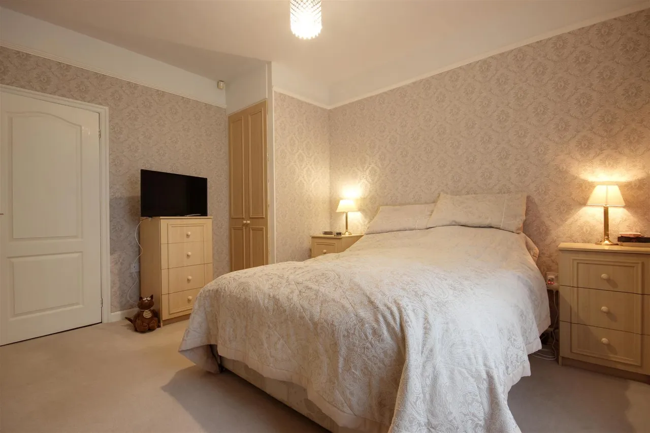 Cross Street, Great Hatfield, photo 15