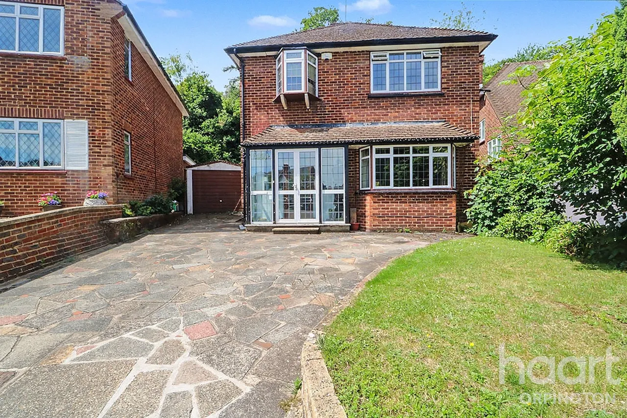 4 bed house for sale, St Aubyns Gardens, Orpington, BR6