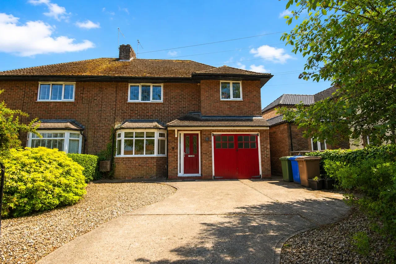 4 bed house for sale — Church Road, Beverley