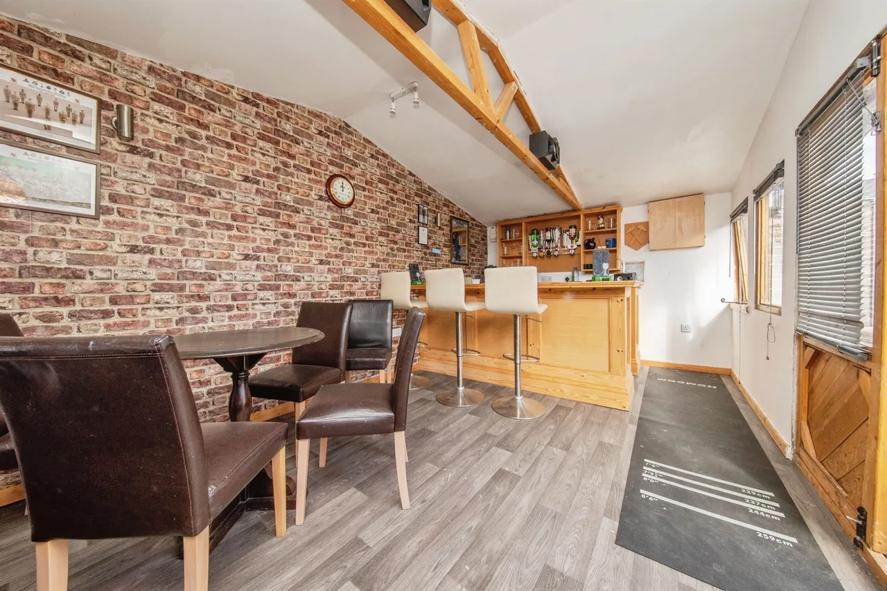 Tewkesbury Road, Clacton-On-Sea, photo 8