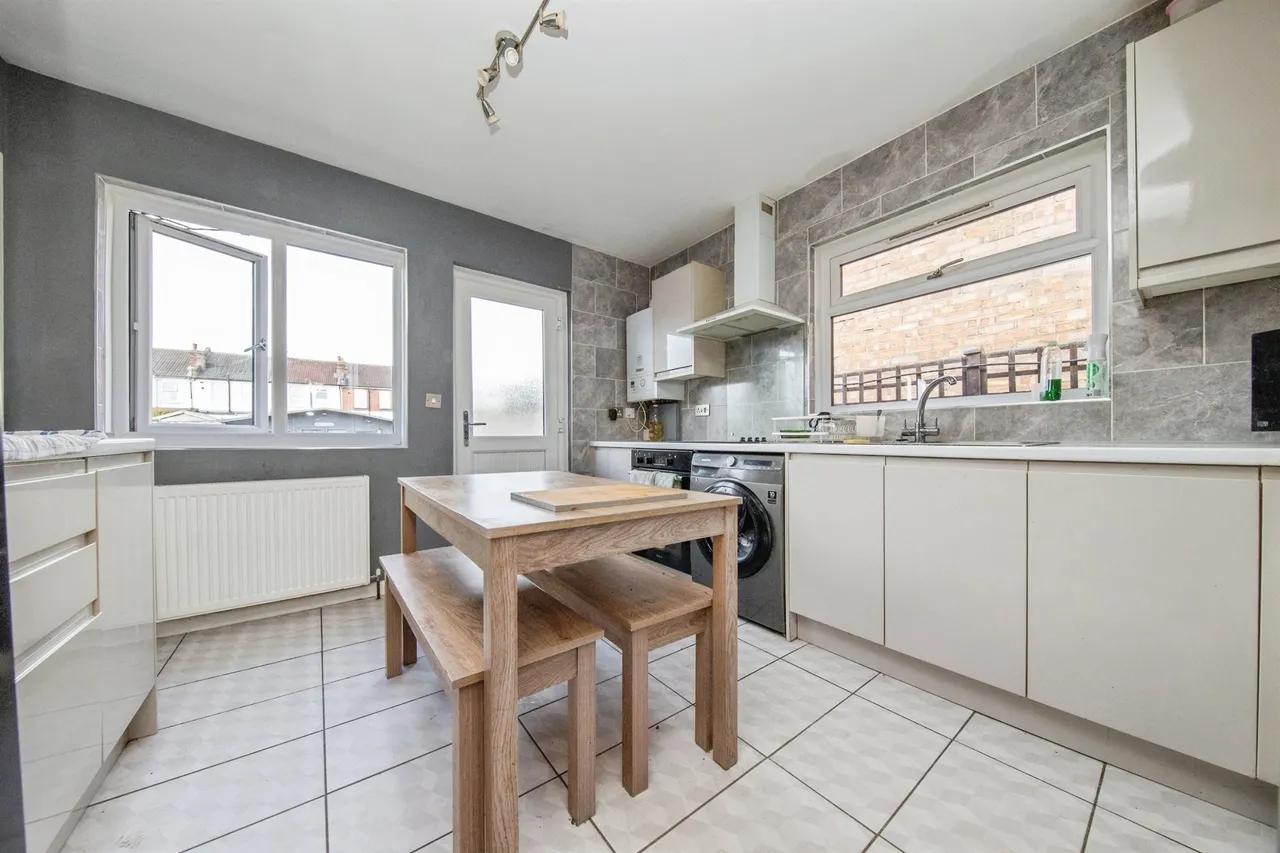 Tewkesbury Road, Clacton-On-Sea, photo 3