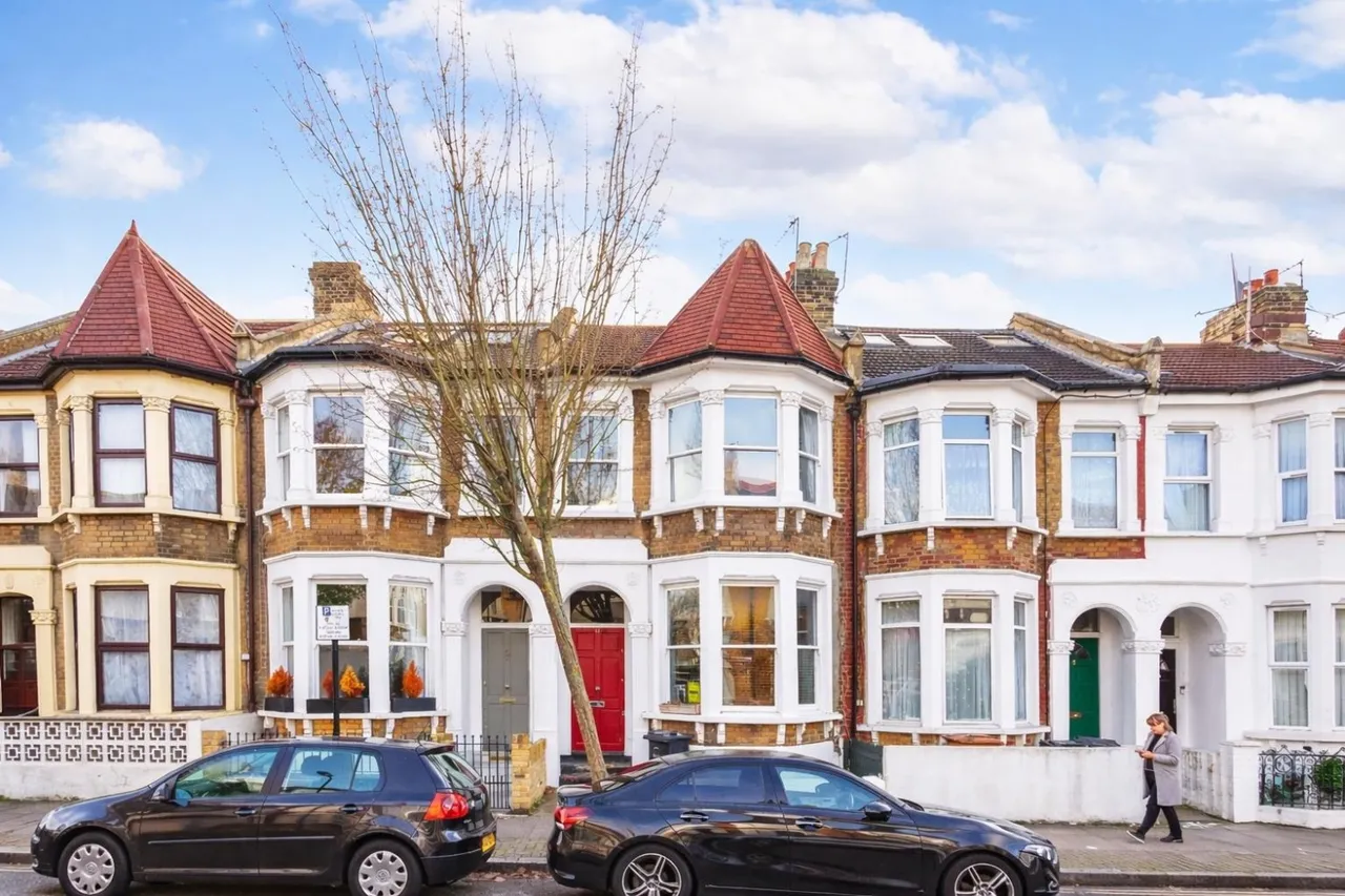 3 bed house for sale — Prince George Road, London, N16
