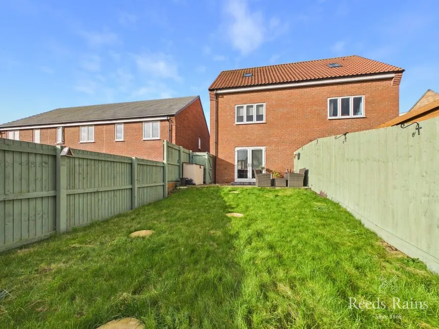 Millfields Drive, YO13, photo 9
