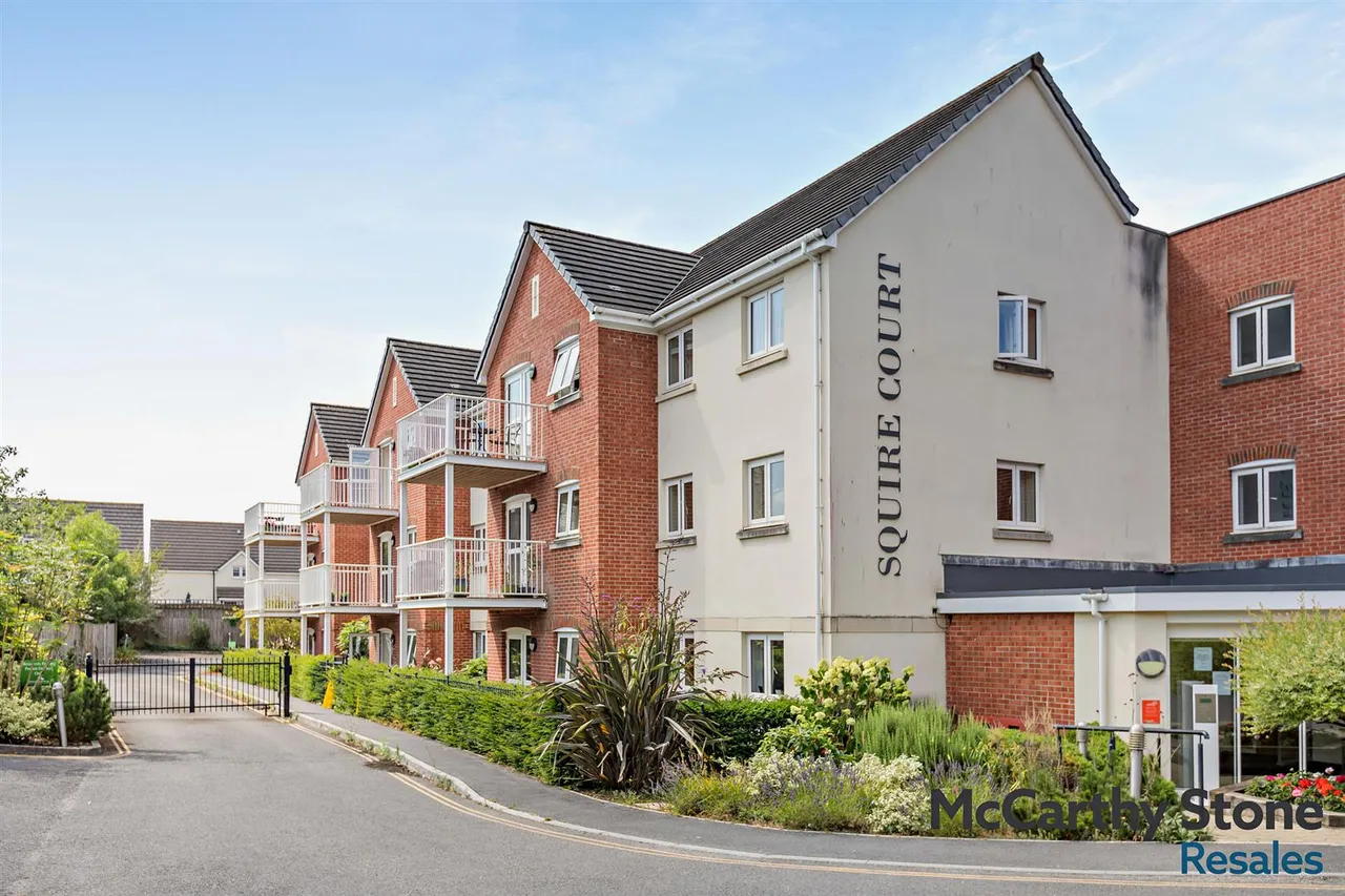 2 bed flat for sale, Raleigh Mead, South Molton, EX36