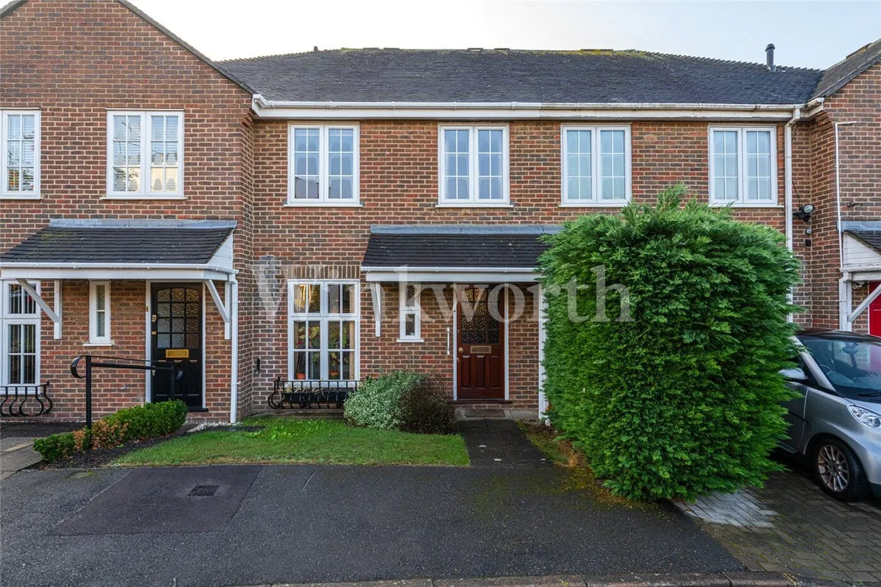 3 bed house for sale, Sheridan Walk, London, NW11