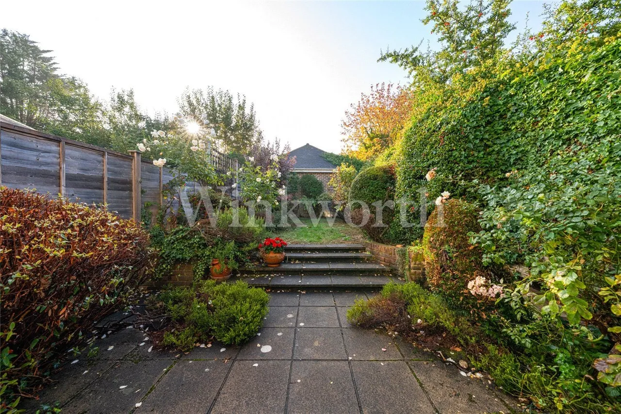 Sheridan Walk, London, NW11, photo 9