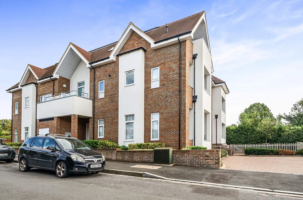 2 bed flat for sale, Russell Hill, Purley, CR8