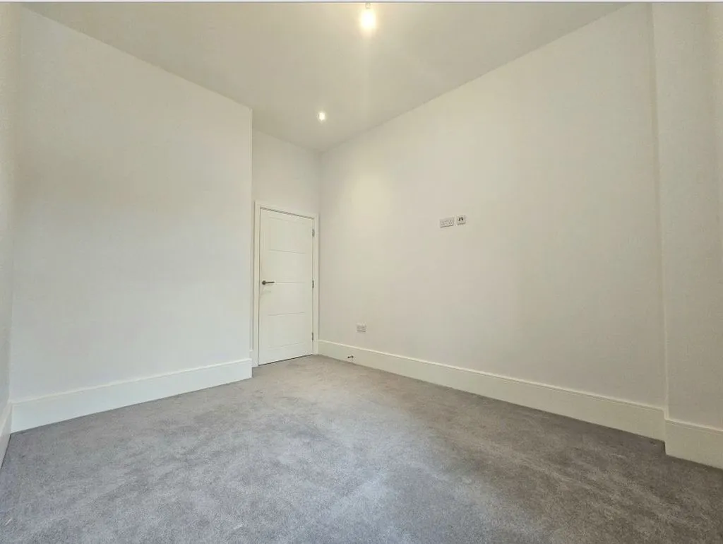 Russell Hill, Purley, CR8, photo 4