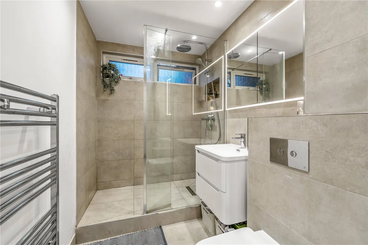 Milton Court, Twickenham, TW2 5SB, photo 5