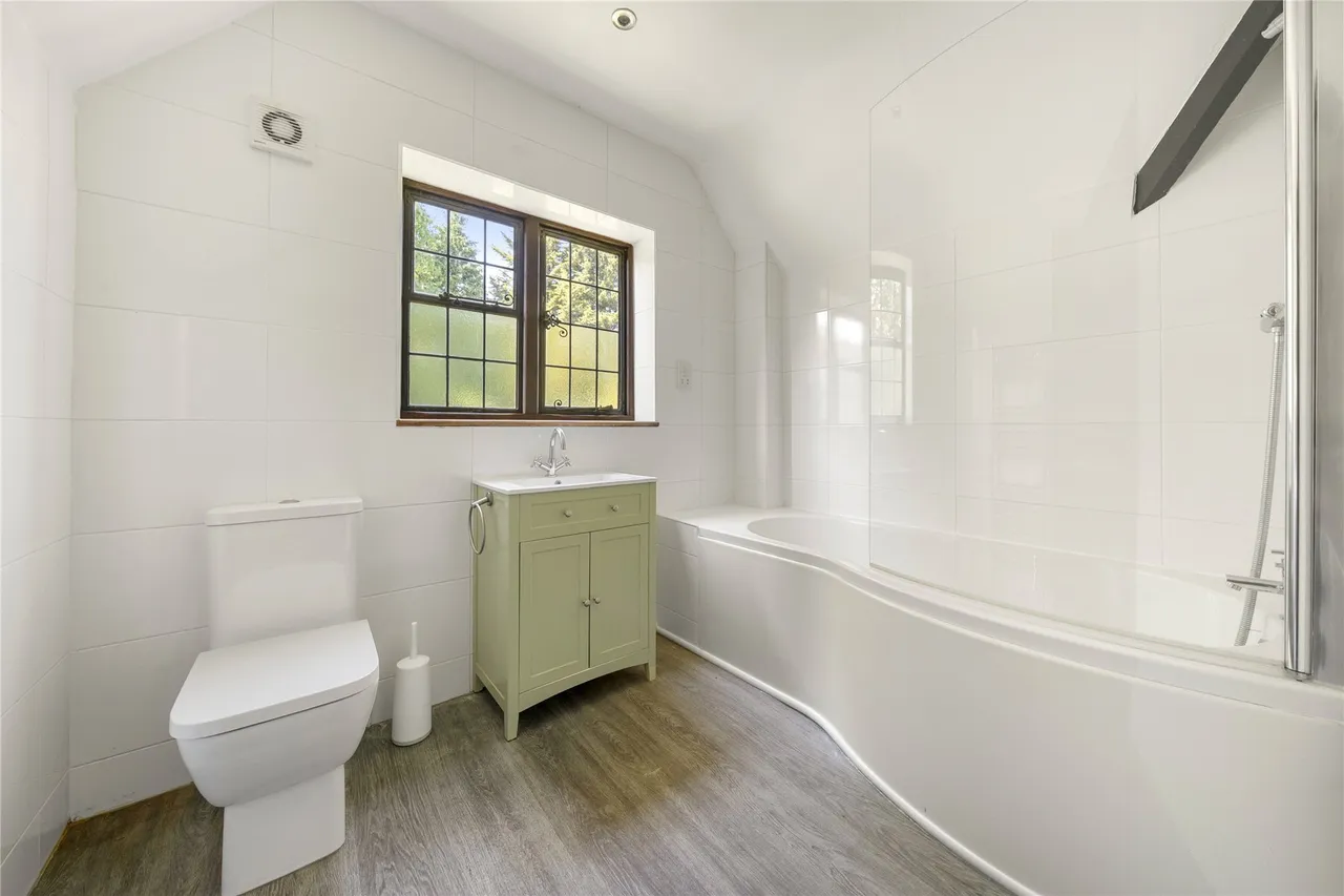 Esher Place Avenue, Esher, Surrey, KT10, photo 12