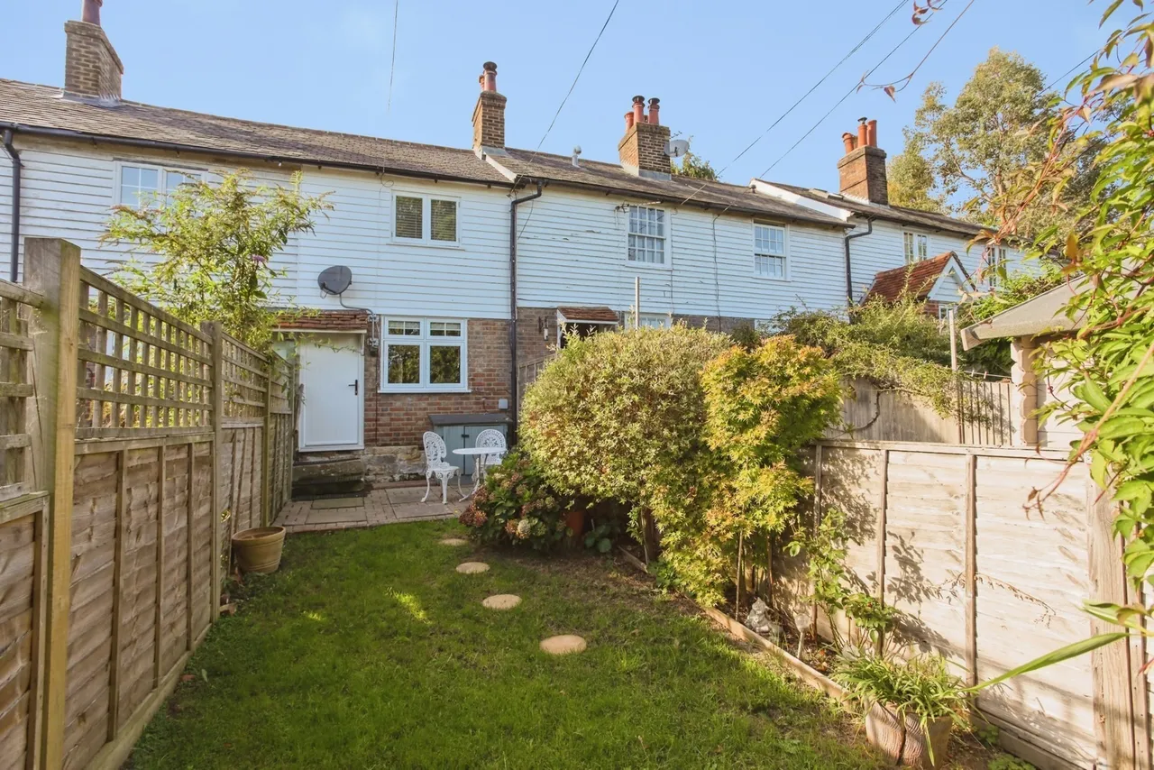 2 bed house for sale, Popes Row, Kilndown, TN17