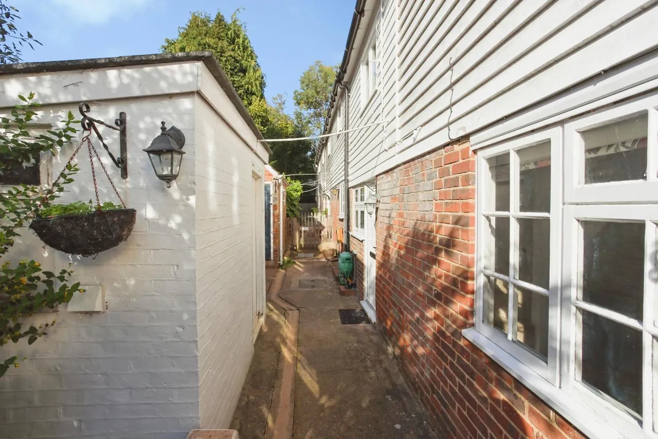 Popes Row, Kilndown, TN17, photo 10