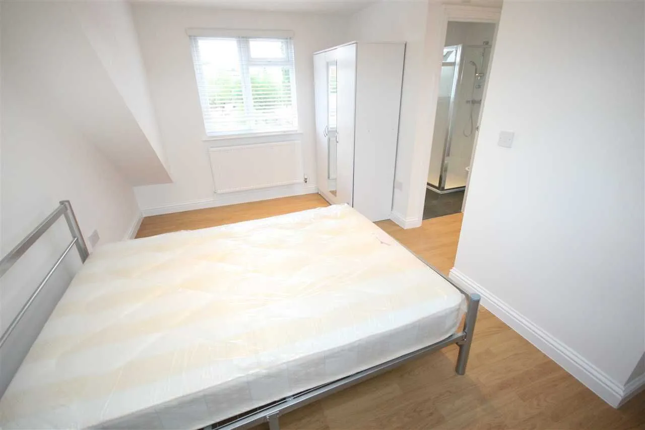 Hindes Road, Harrow, photo 5