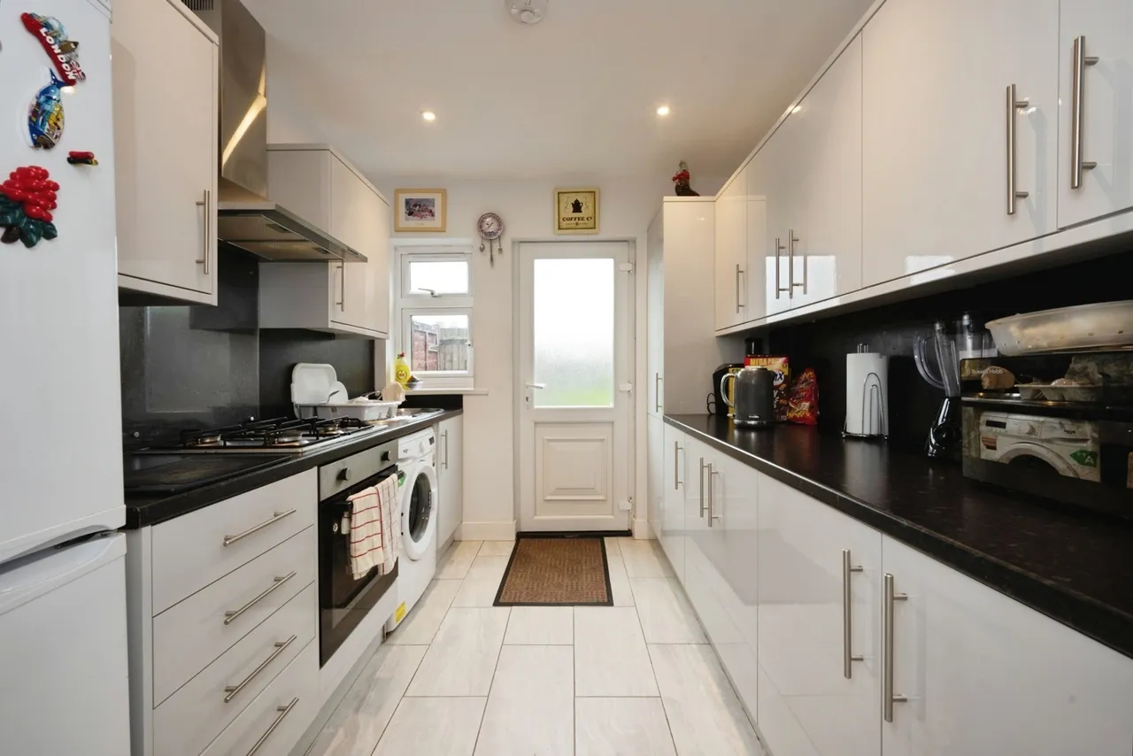 Trafford Road, Rushden, NN10, photo 2