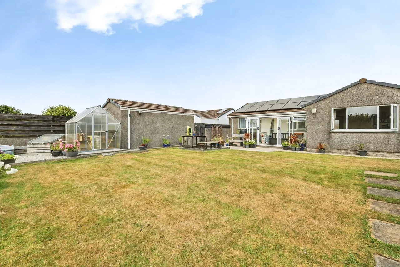 Wall Gardens, Gwinear, TR27, photo 2
