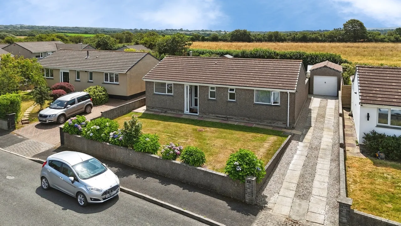 3 bed house for sale, Wall Gardens, Gwinear, TR27