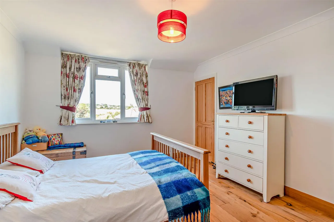 Priory Close, East Farleigh, photo 10