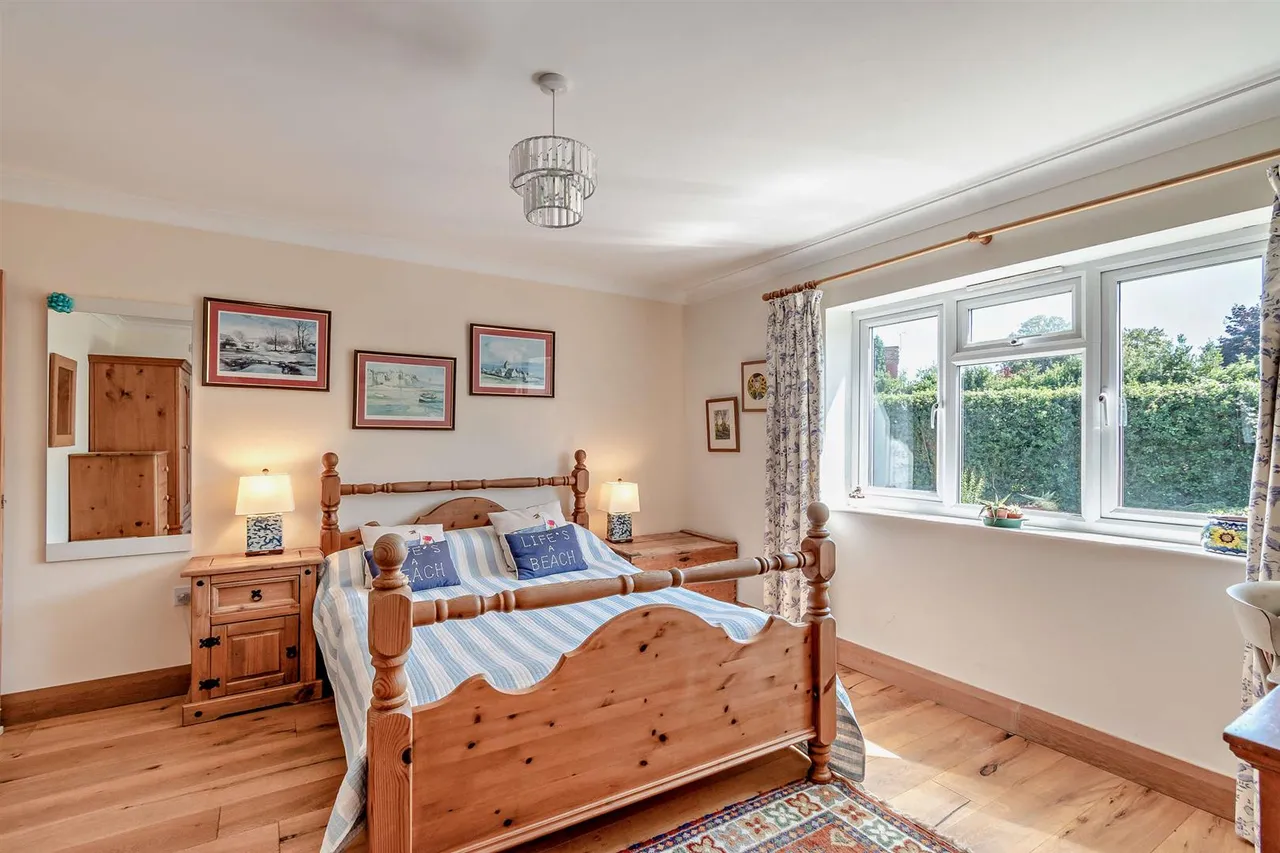 Priory Close, East Farleigh, photo 8