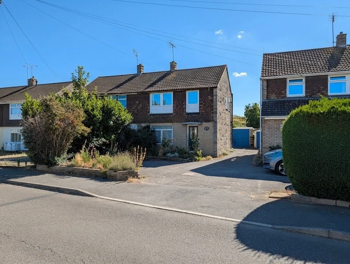 3 bed house for sale — 10 Falmouth Road, Old Springfield, Chelmsford, Essex, CM1 6HY