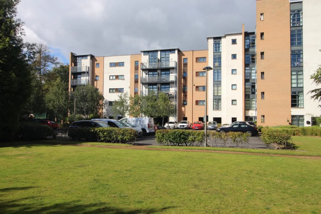 2 bed flat for sale — Altrincham Road, Manchester
