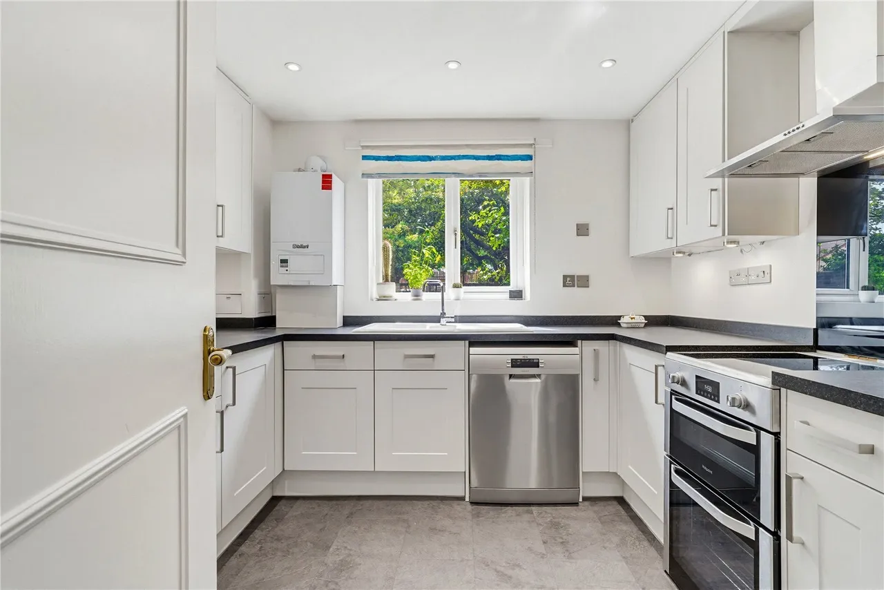 Old Hospital Close, London, SW12, photo 5