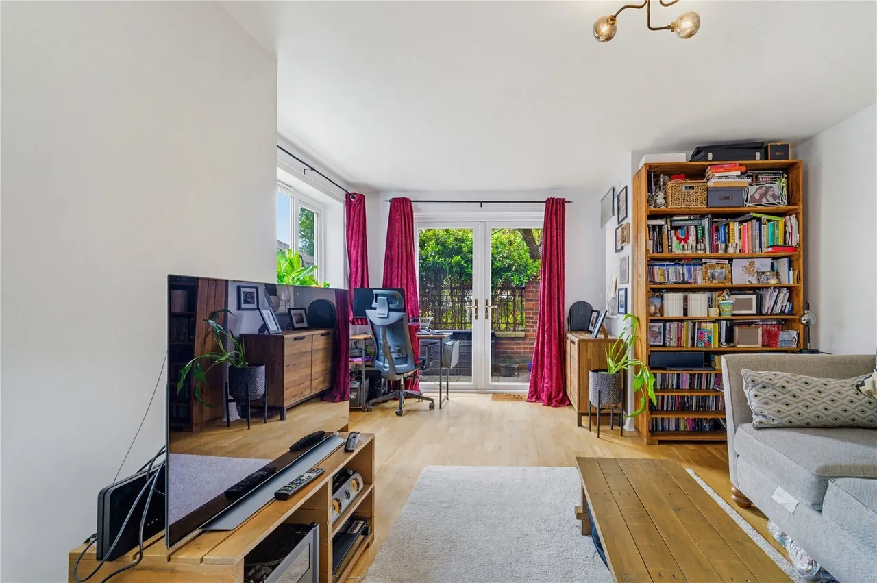 Old Hospital Close, London, SW12, photo 6