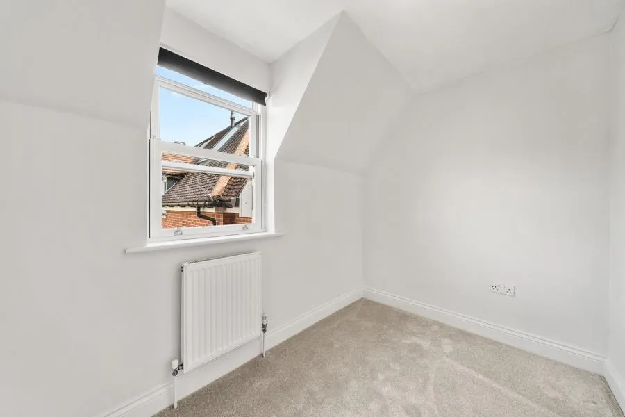 Crouch Oak Lane, Addlestone, KT15, photo 9