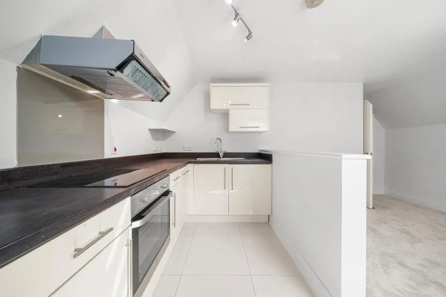 Crouch Oak Lane, Addlestone, KT15, photo 4