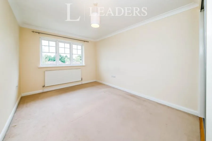 London Road, East Grinstead, RH19, photo 6