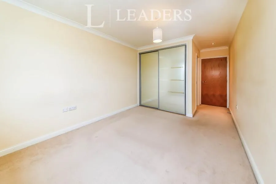 London Road, East Grinstead, RH19, photo 7