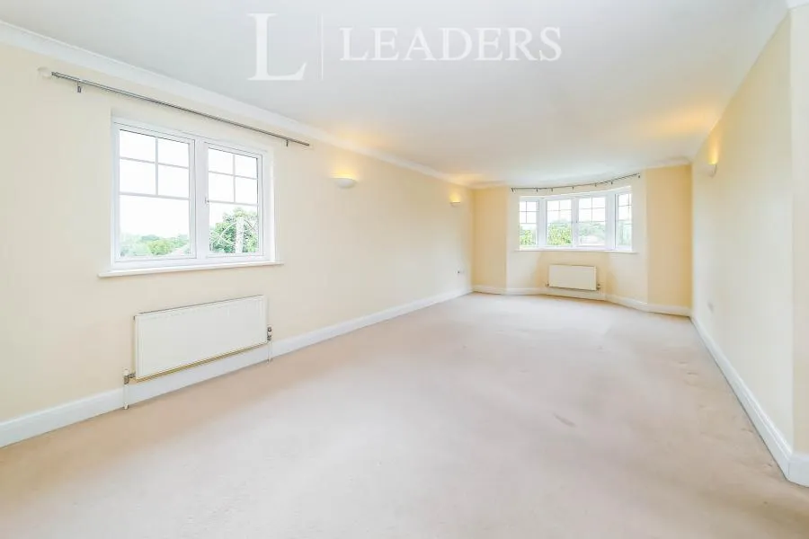 London Road, East Grinstead, RH19, photo 3