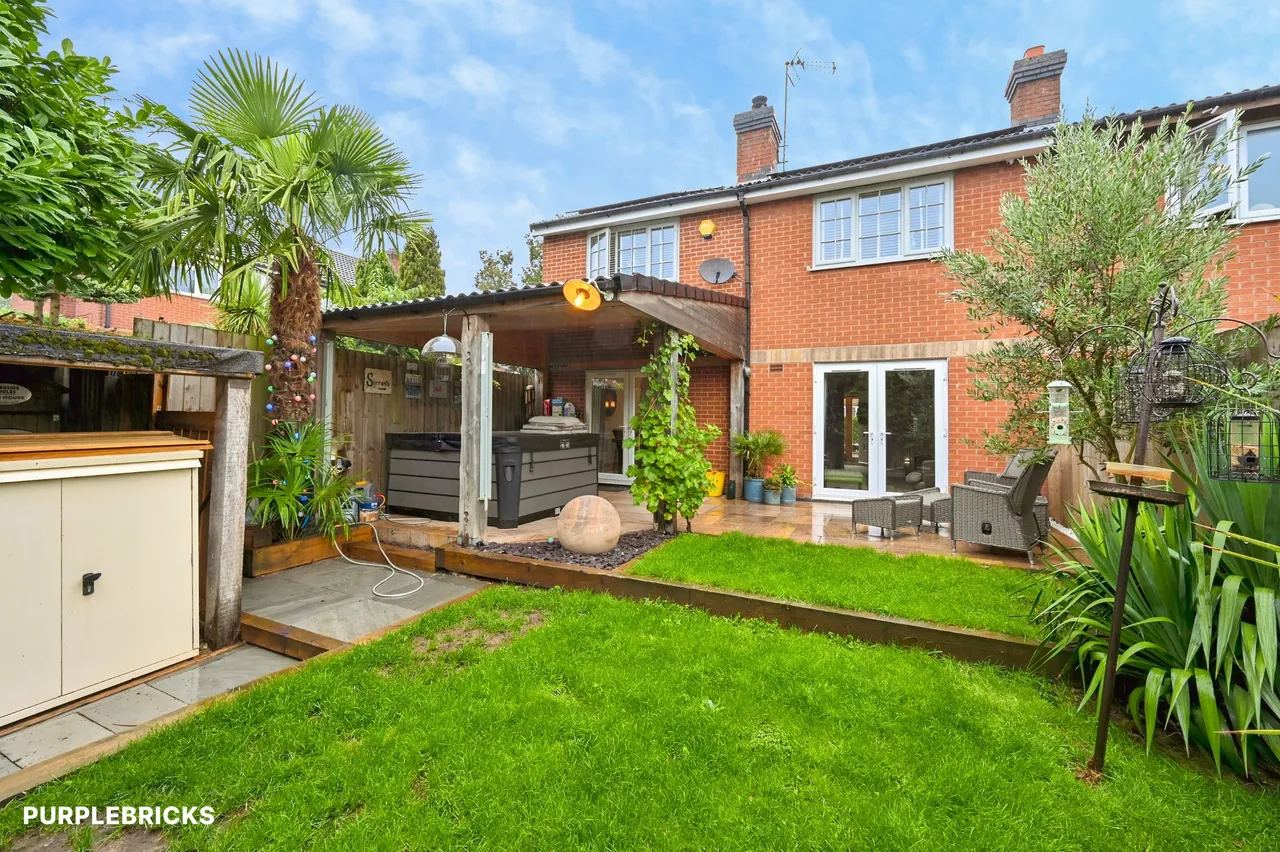 Dovedale Avenue, Sutton-In-Ashfield, NG17, photo 25