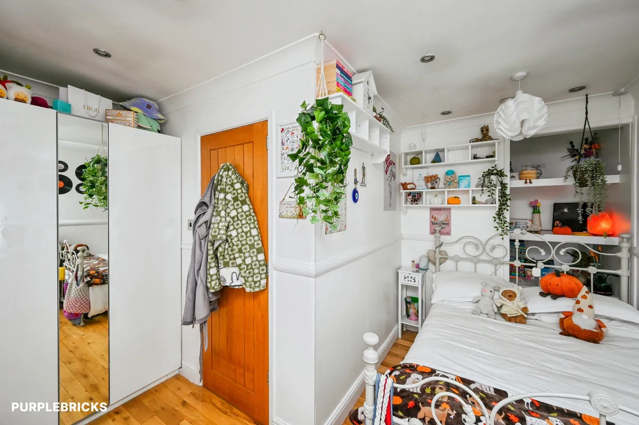 Dovedale Avenue, Sutton-In-Ashfield, NG17, photo 21