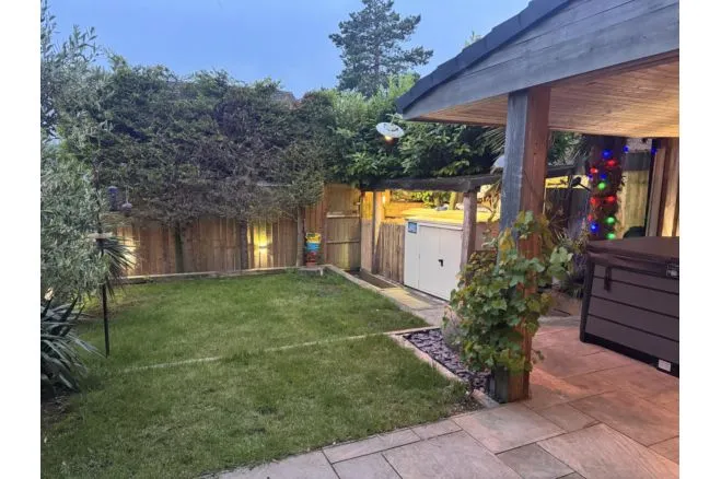 Dovedale Avenue, Sutton-In-Ashfield, NG17, photo 27