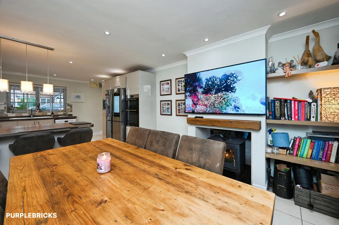 Dovedale Avenue, Sutton-In-Ashfield, NG17, photo 11