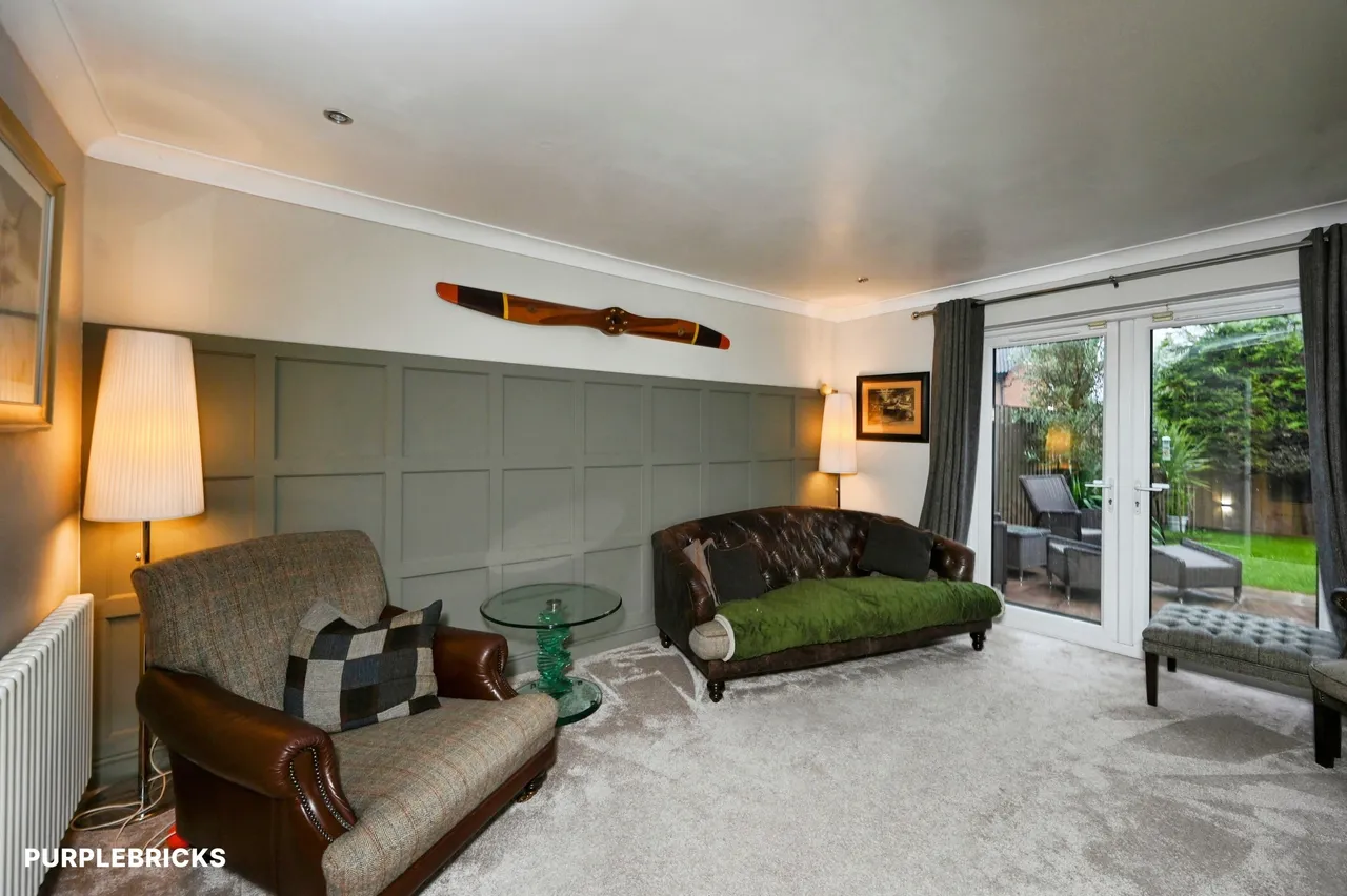 Dovedale Avenue, Sutton-In-Ashfield, NG17, photo 3