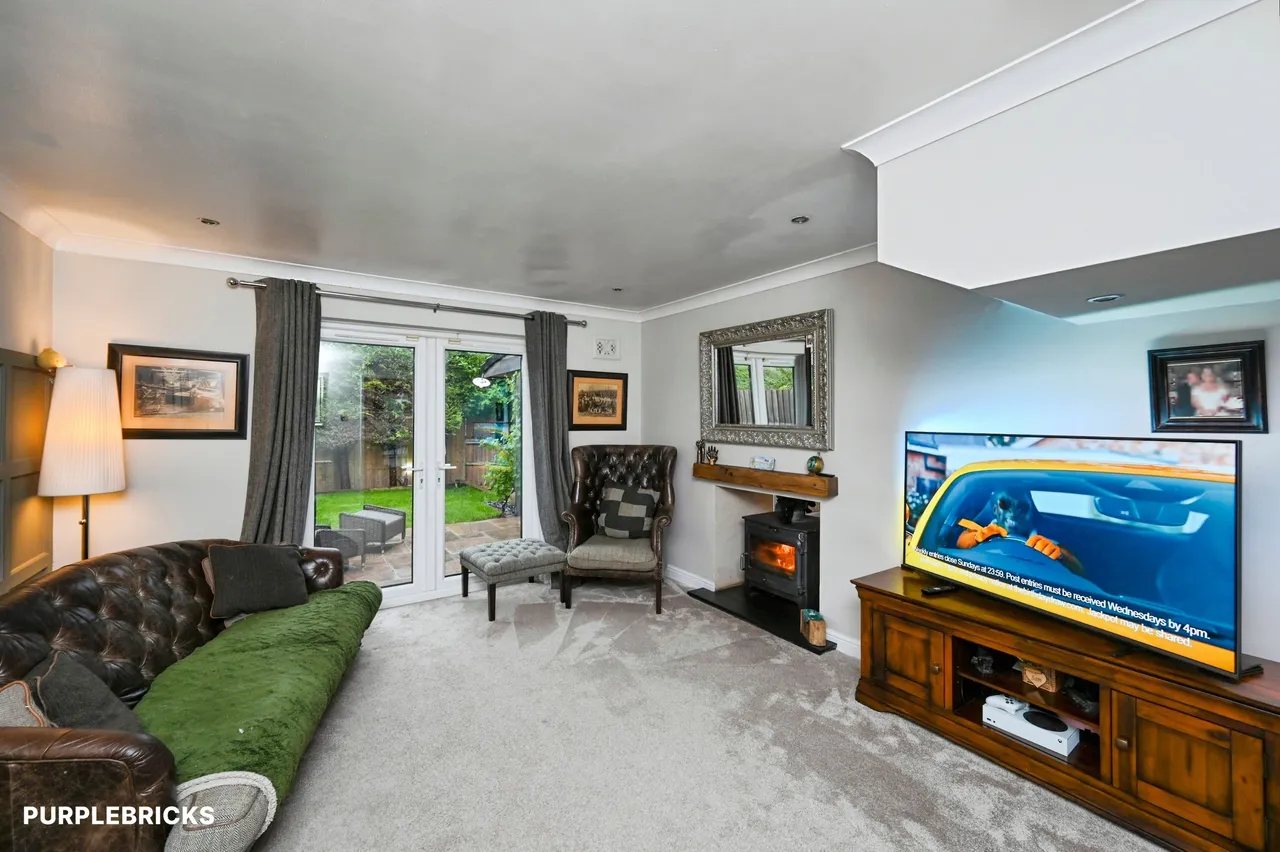 Dovedale Avenue, Sutton-In-Ashfield, NG17, photo 6