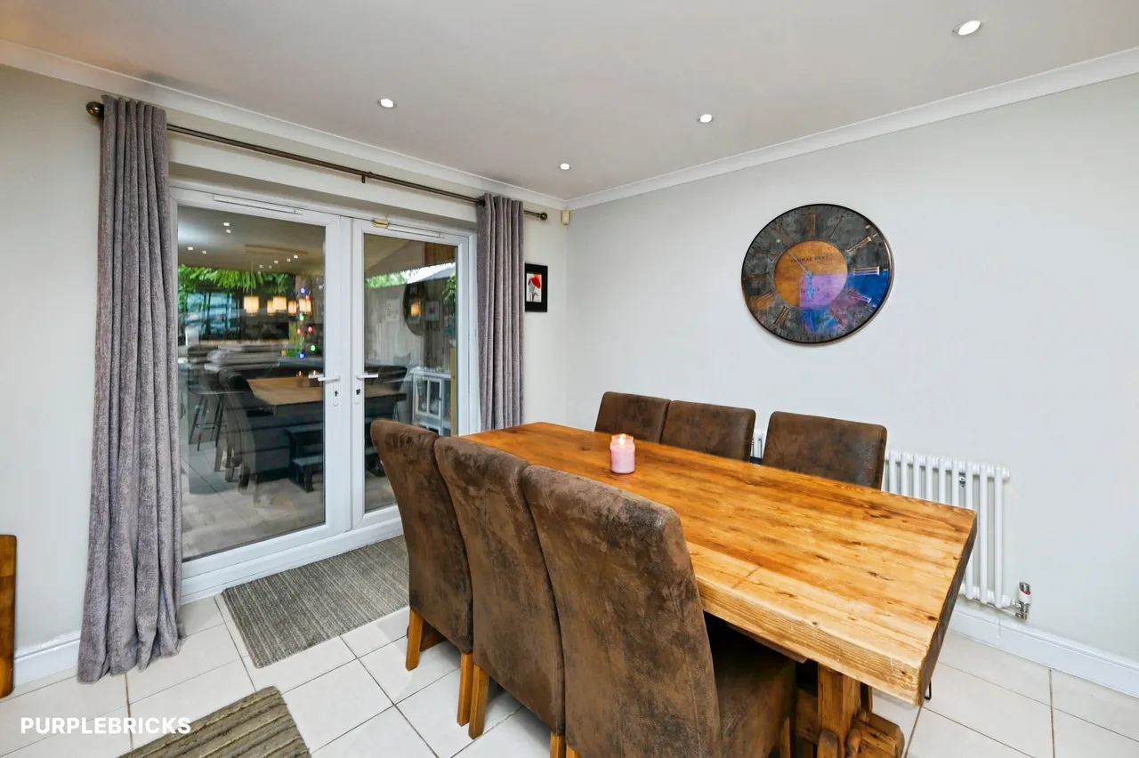 Dovedale Avenue, Sutton-In-Ashfield, NG17, photo 14