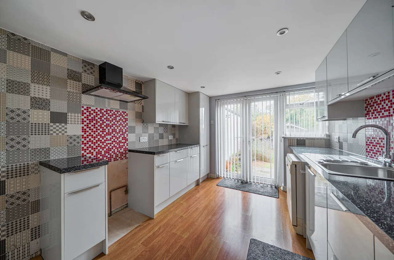 Hunts Pond Road, Park Gate, SO31, photo 7