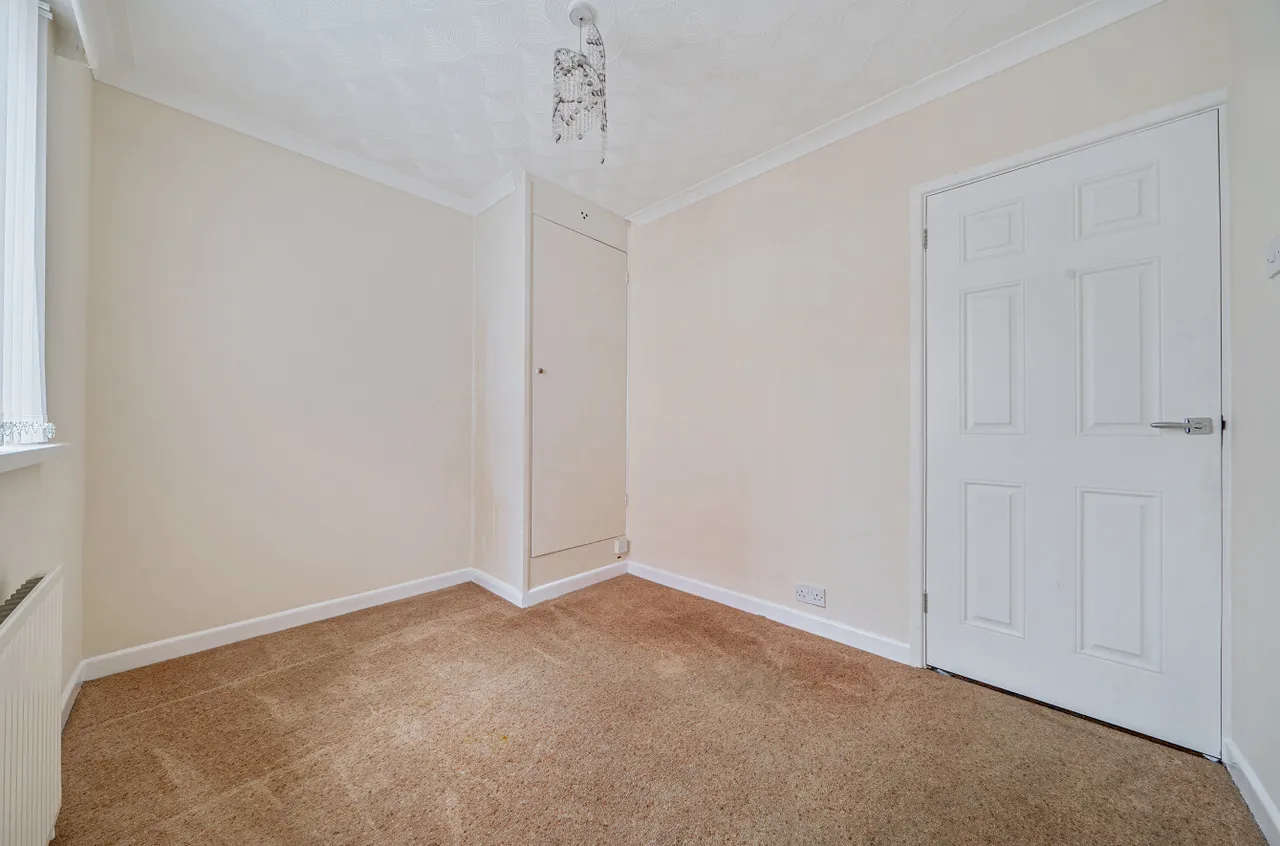 Hunts Pond Road, Park Gate, SO31, photo 11