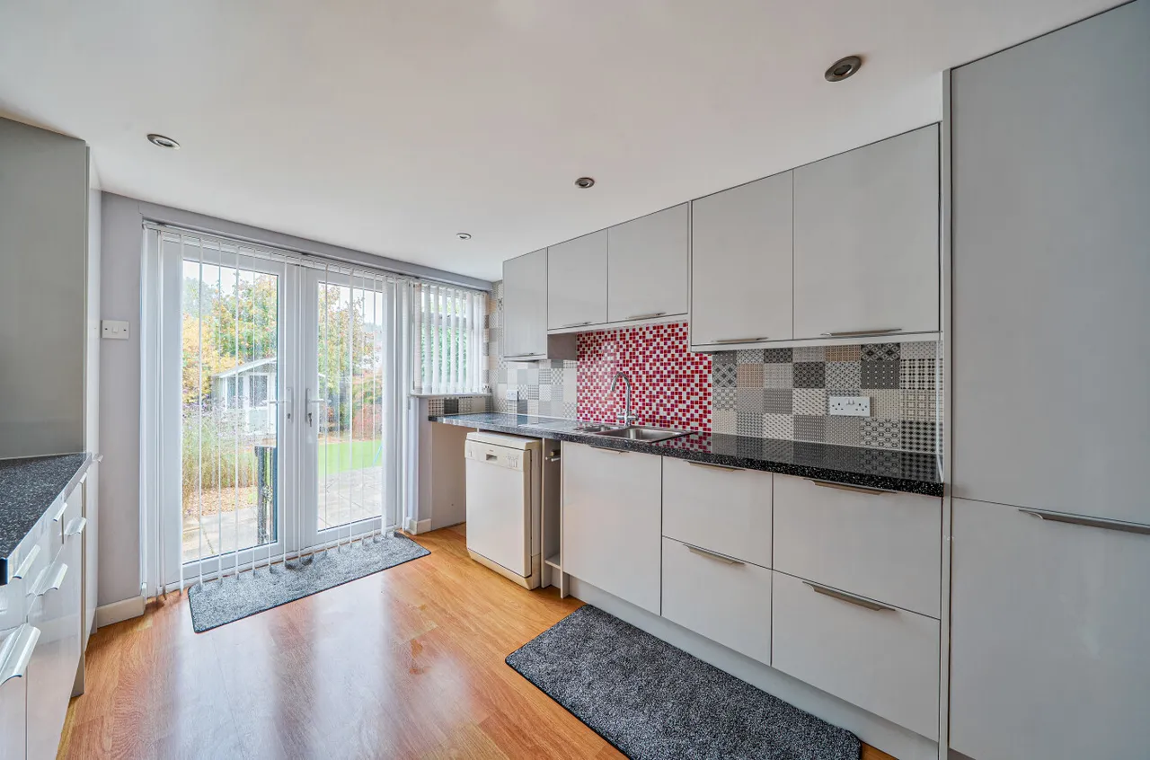 Hunts Pond Road, Park Gate, SO31, photo 3