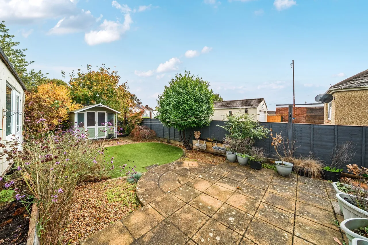 Hunts Pond Road, Park Gate, SO31, photo 2