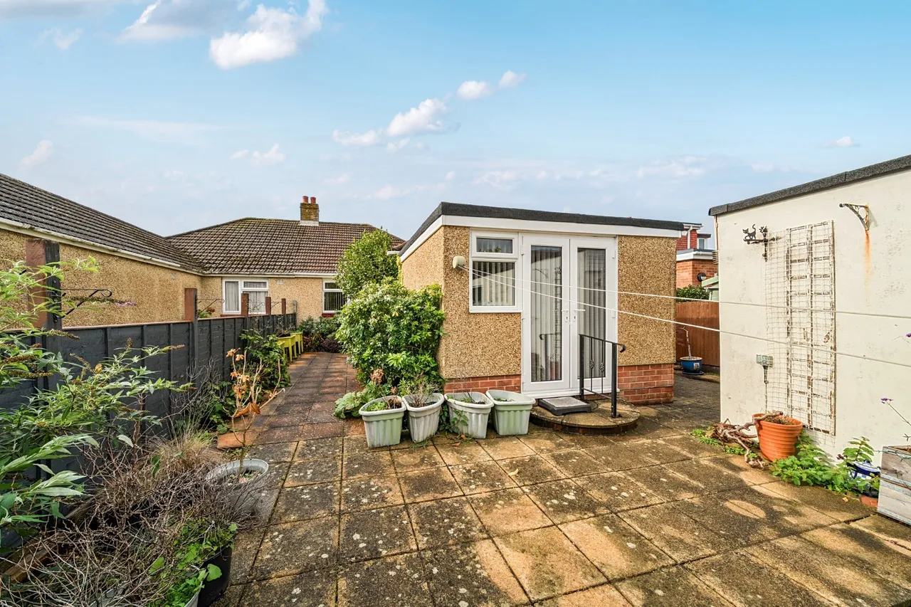 Hunts Pond Road, Park Gate, SO31, photo 15