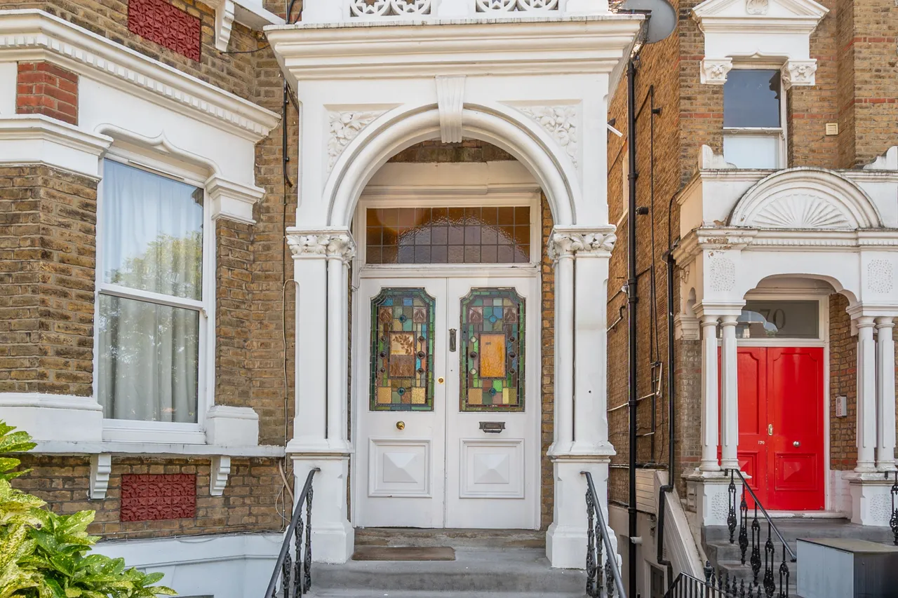 London, SW20, photo 9
