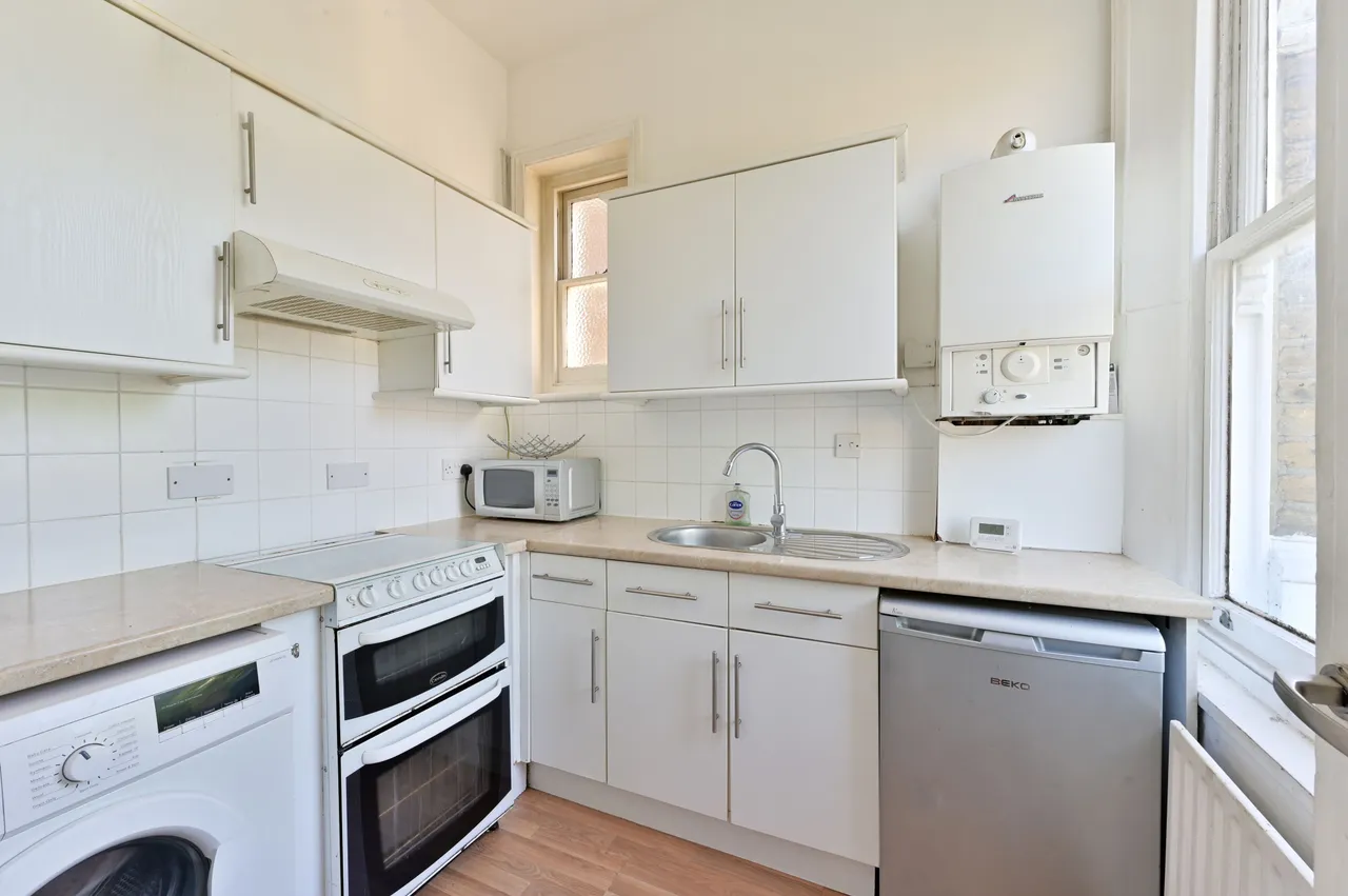 London, SW20, photo 6