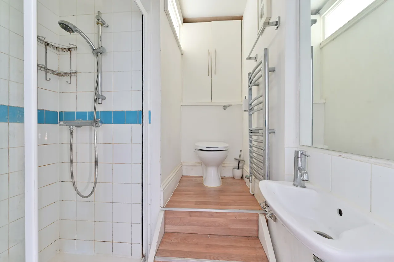London, SW20, photo 8