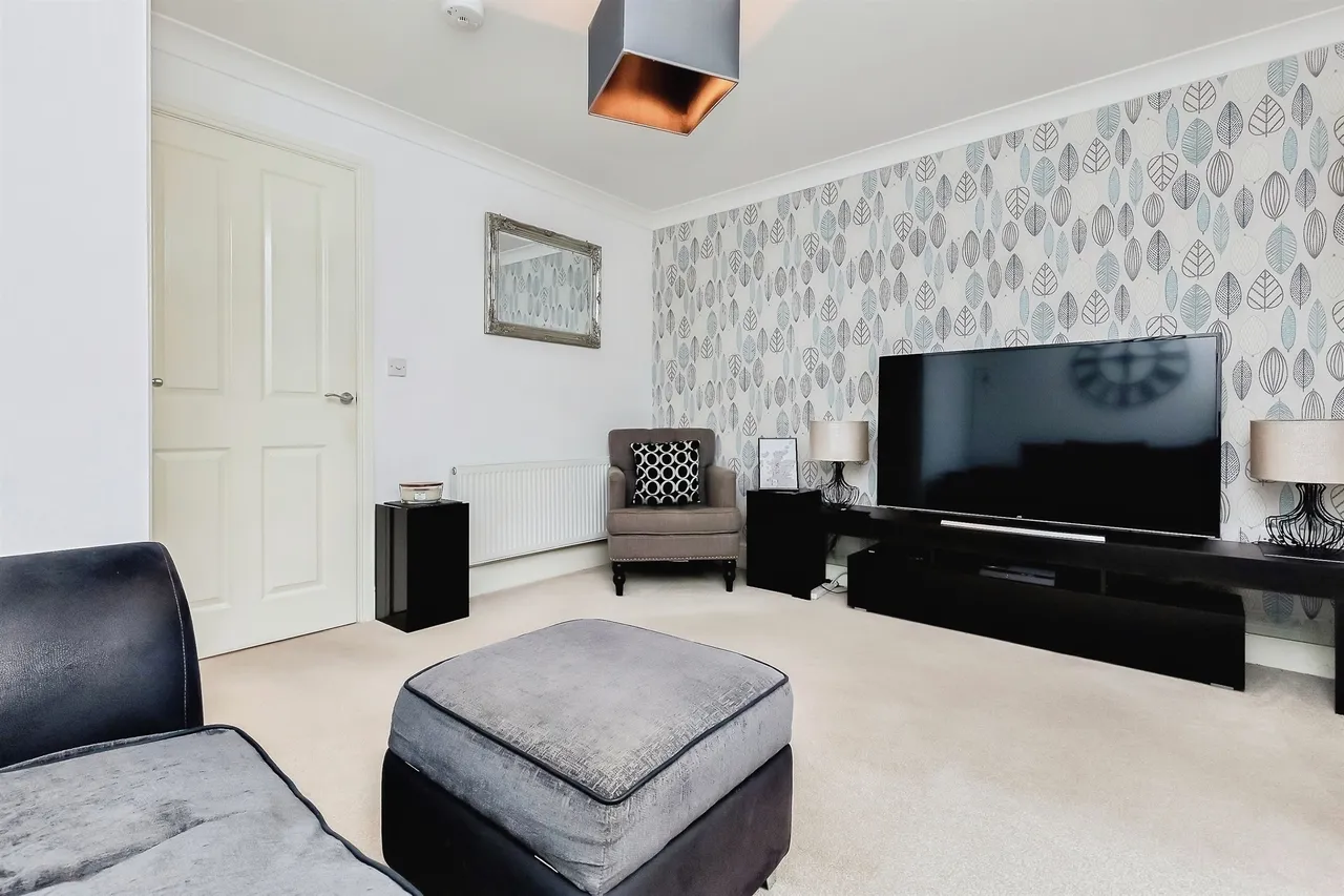 David Hobbs Rise, Market Harborough, LE16, photo 3